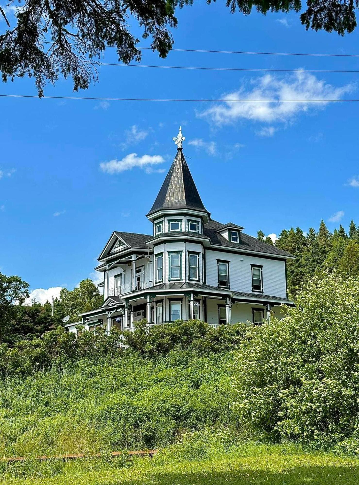 Le Manoir Du Vieux Presbytere Port-Daniel Exterior foto